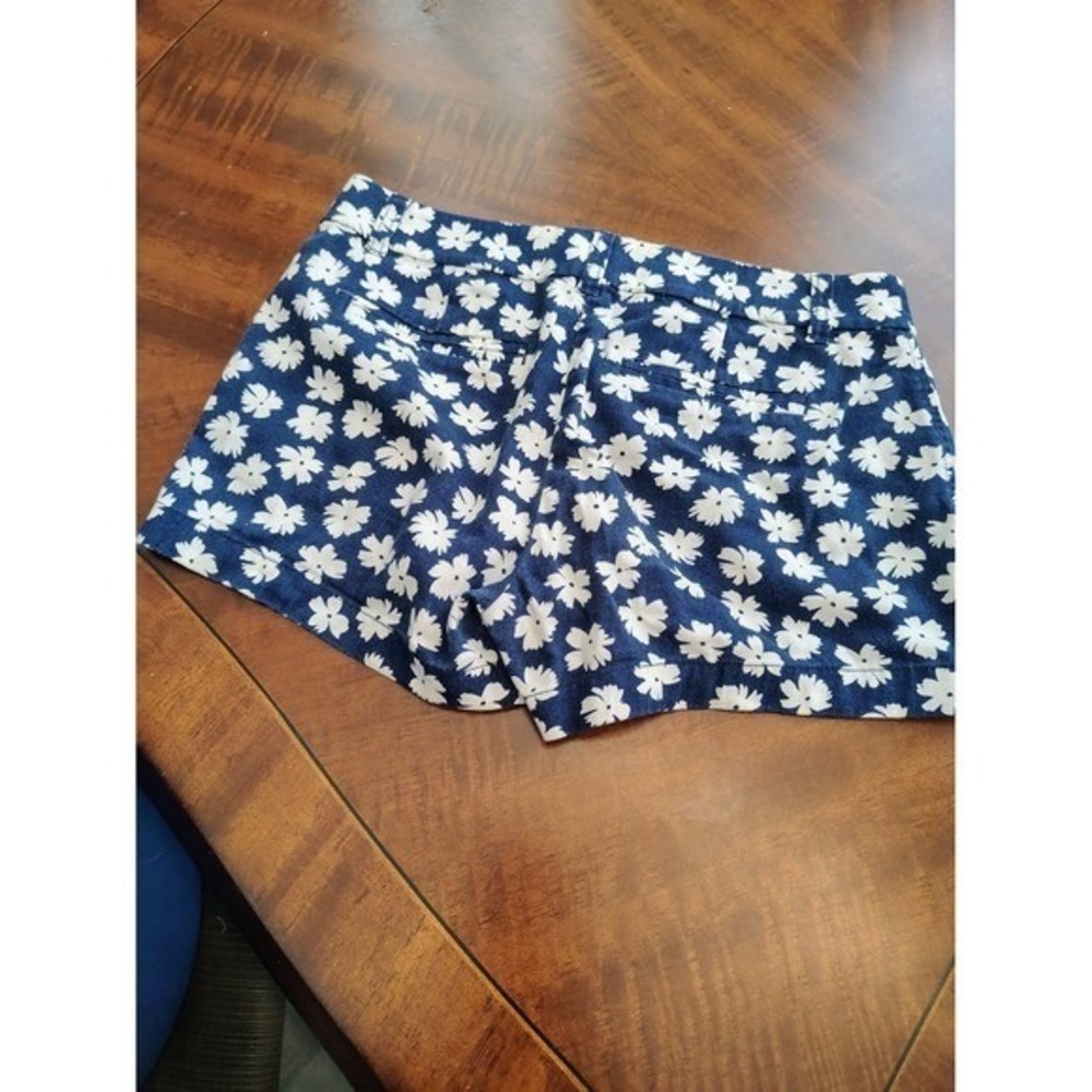 J.Crew Navy Blue White Daisy Floral Chino Shorts Womens Size 2 Summer Preppy